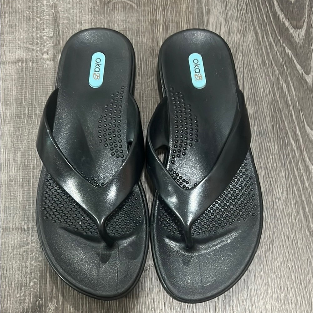OKA b. Classic Black Sandals size ML